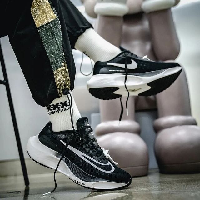 Nike Zoom Fly 5 Black Running Shoes