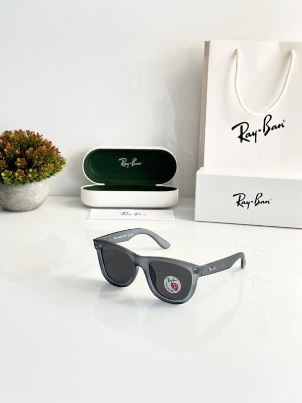 Classy Rayban Mate Grey Sunglasses