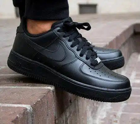 Nike Airforce 1 Black Low Sneakers