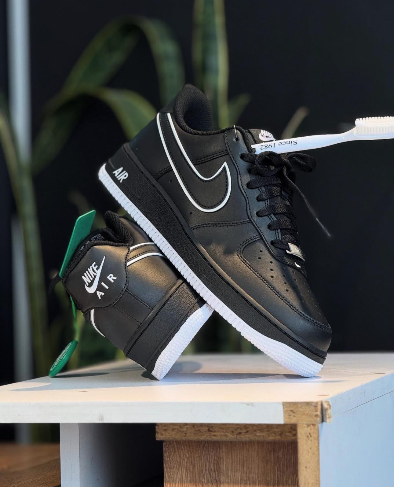 Airforce 1 Black Leather Sneakers