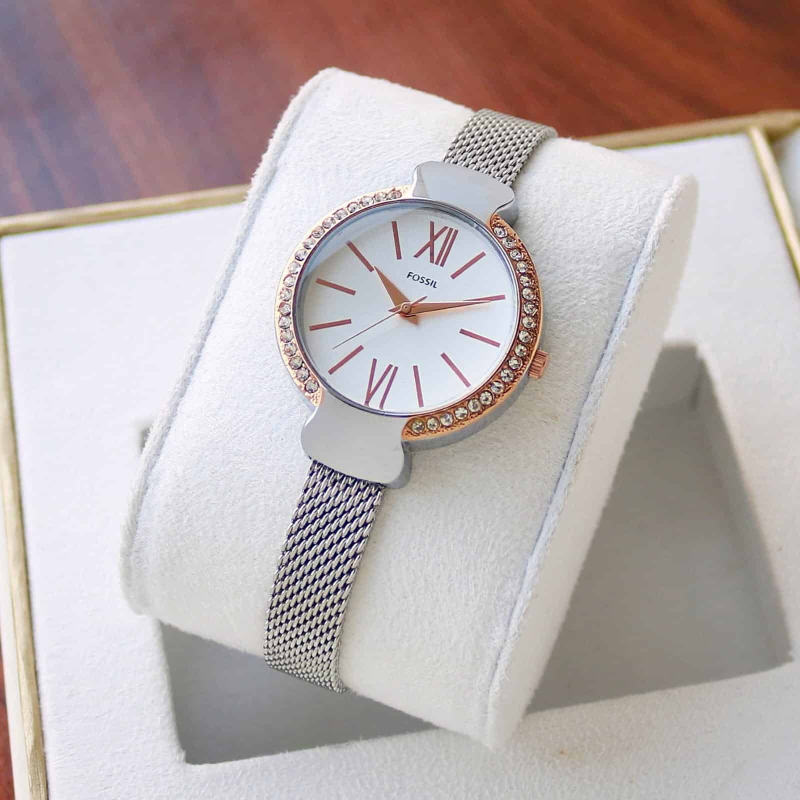 Branded Women's comfortable watch » Mega Fashion