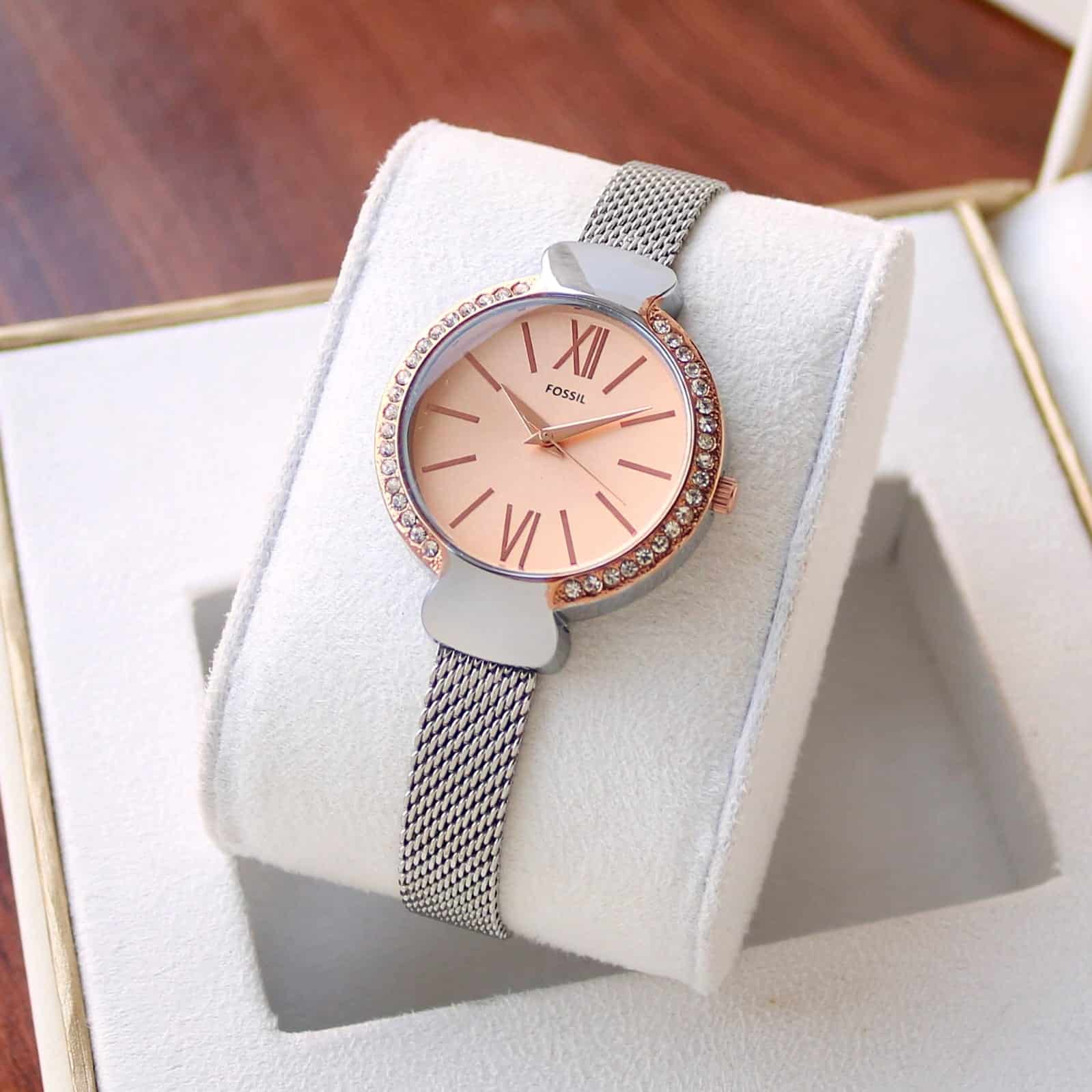 Branded Women's comfortable watch » Mega Fashion