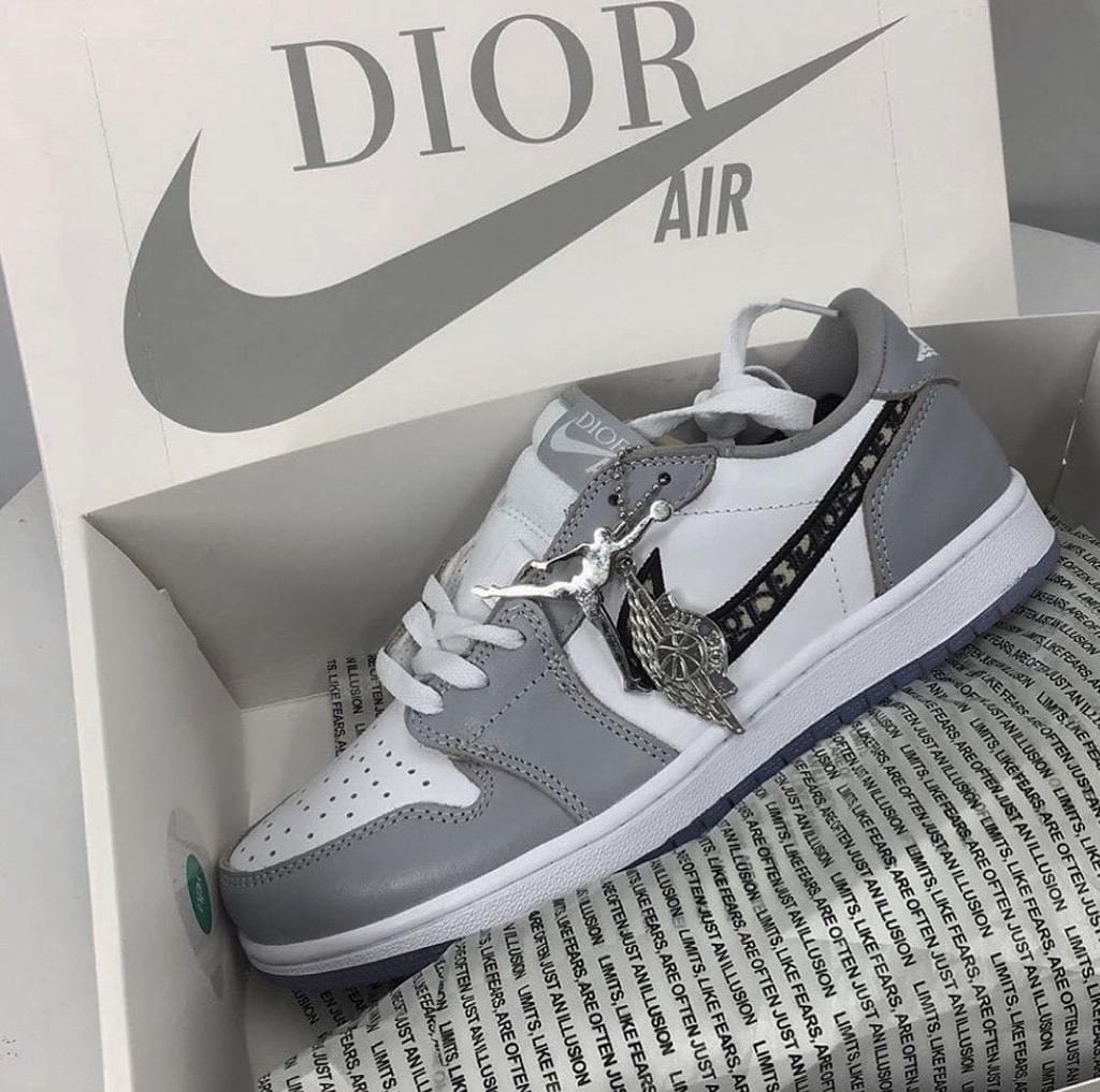 Nike Air Retro 1 Dior Low Sneakers