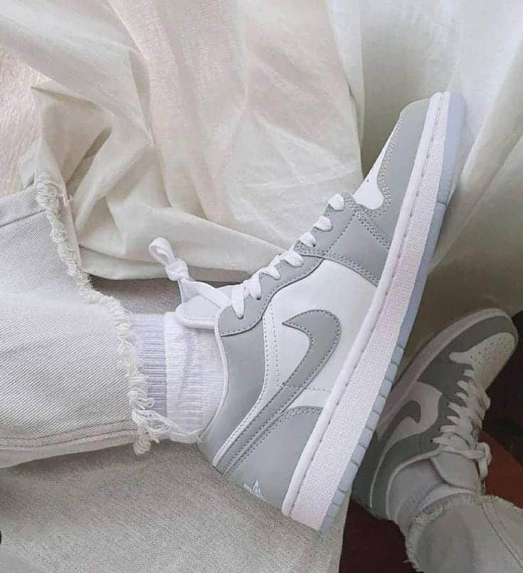 Nike Air 1 Wolf Grey Low Sneakers