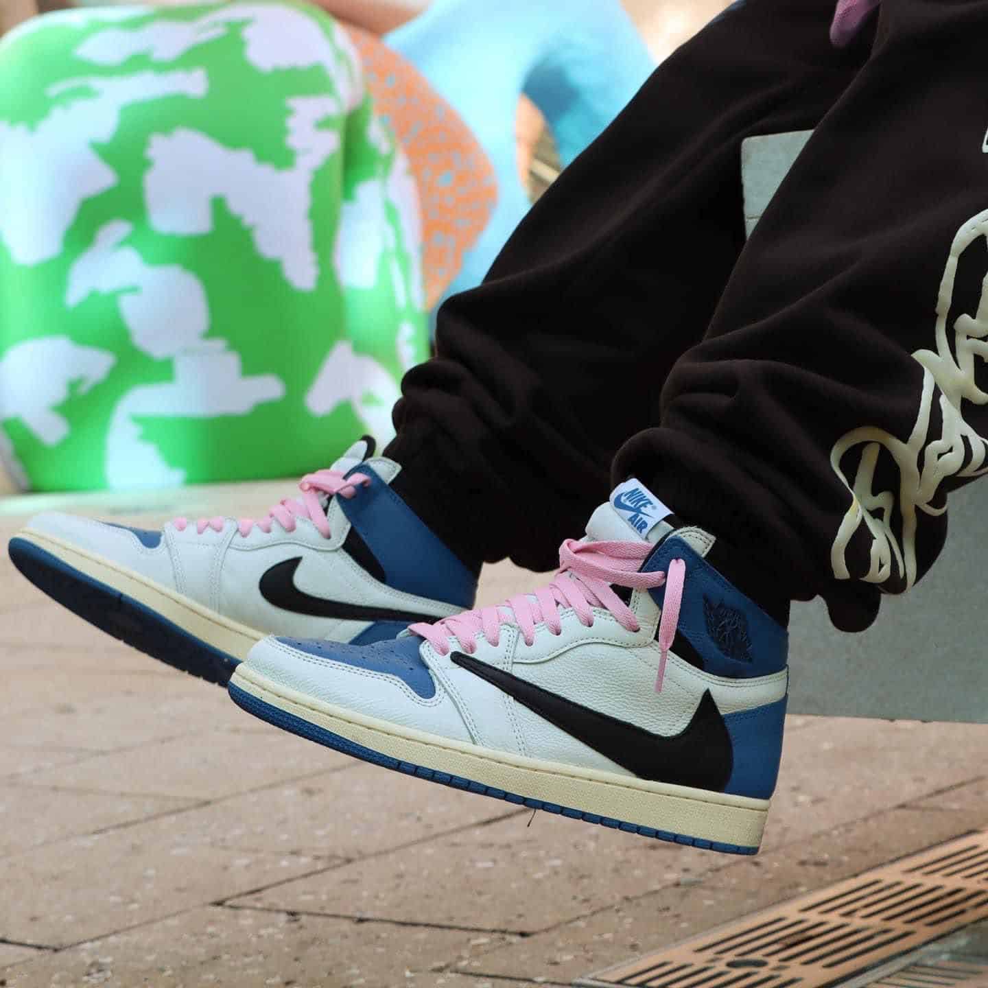 Nike Air 1 Travis Scott Long Sneakers