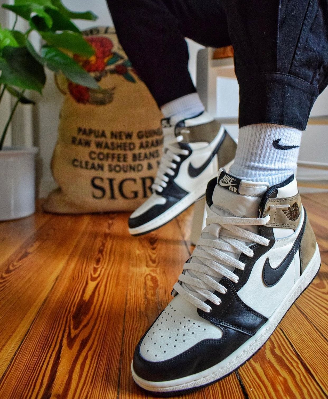 Nike Air 1 Mocha Long Sneakers