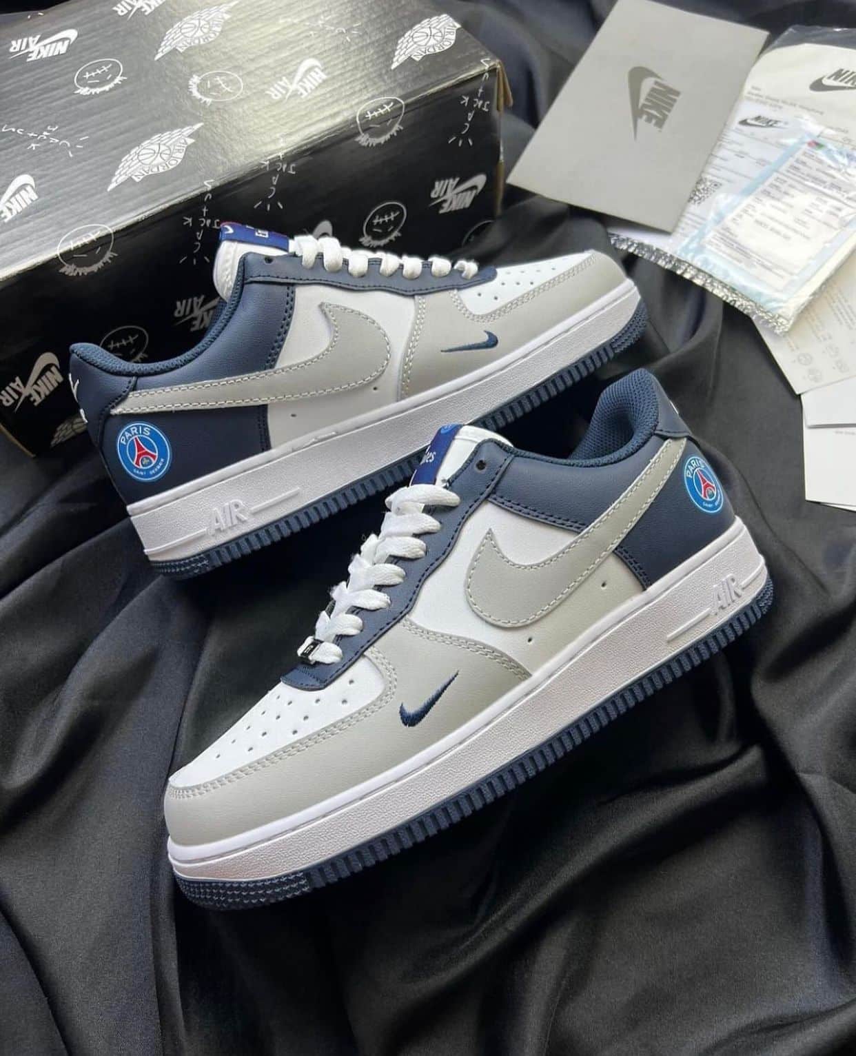 Nike Airforce 1 Navy Sneakers