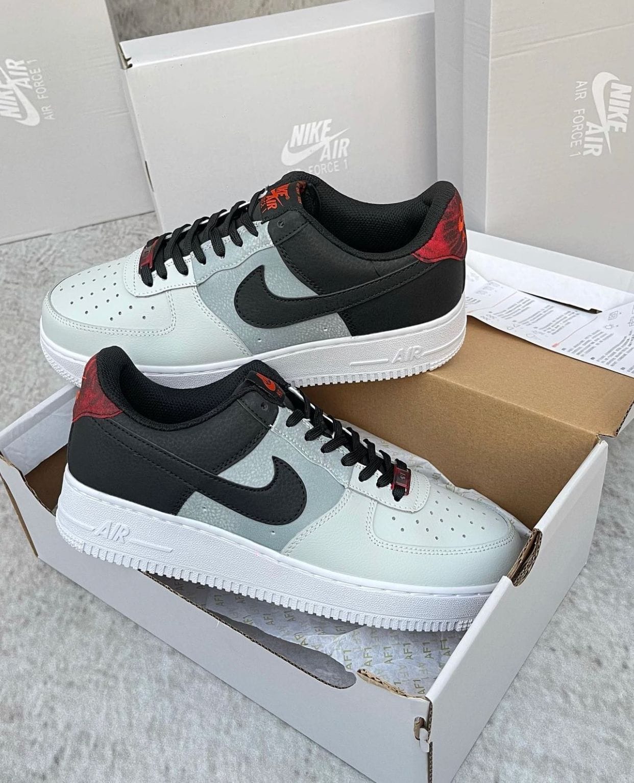 Nike Airforce 1 White Dark Sneakers