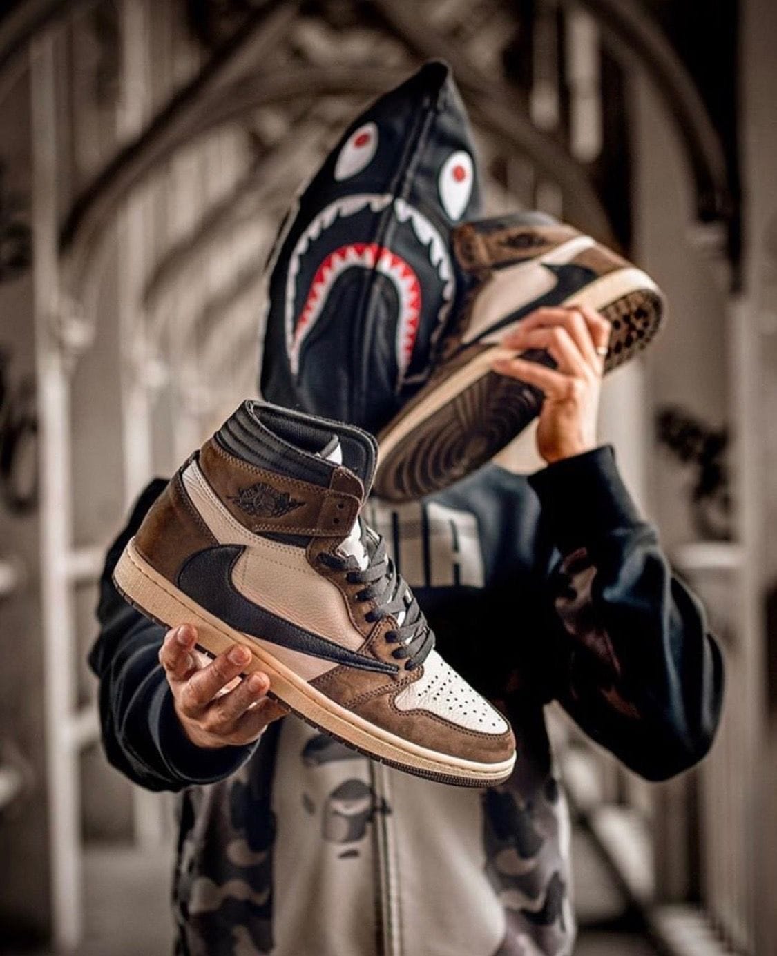 Nike Air Retro 1 Travis Scott Brown Sneakers