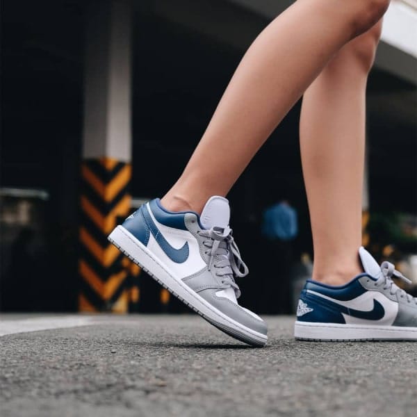 Nike Retro 1 French Low Sneakers