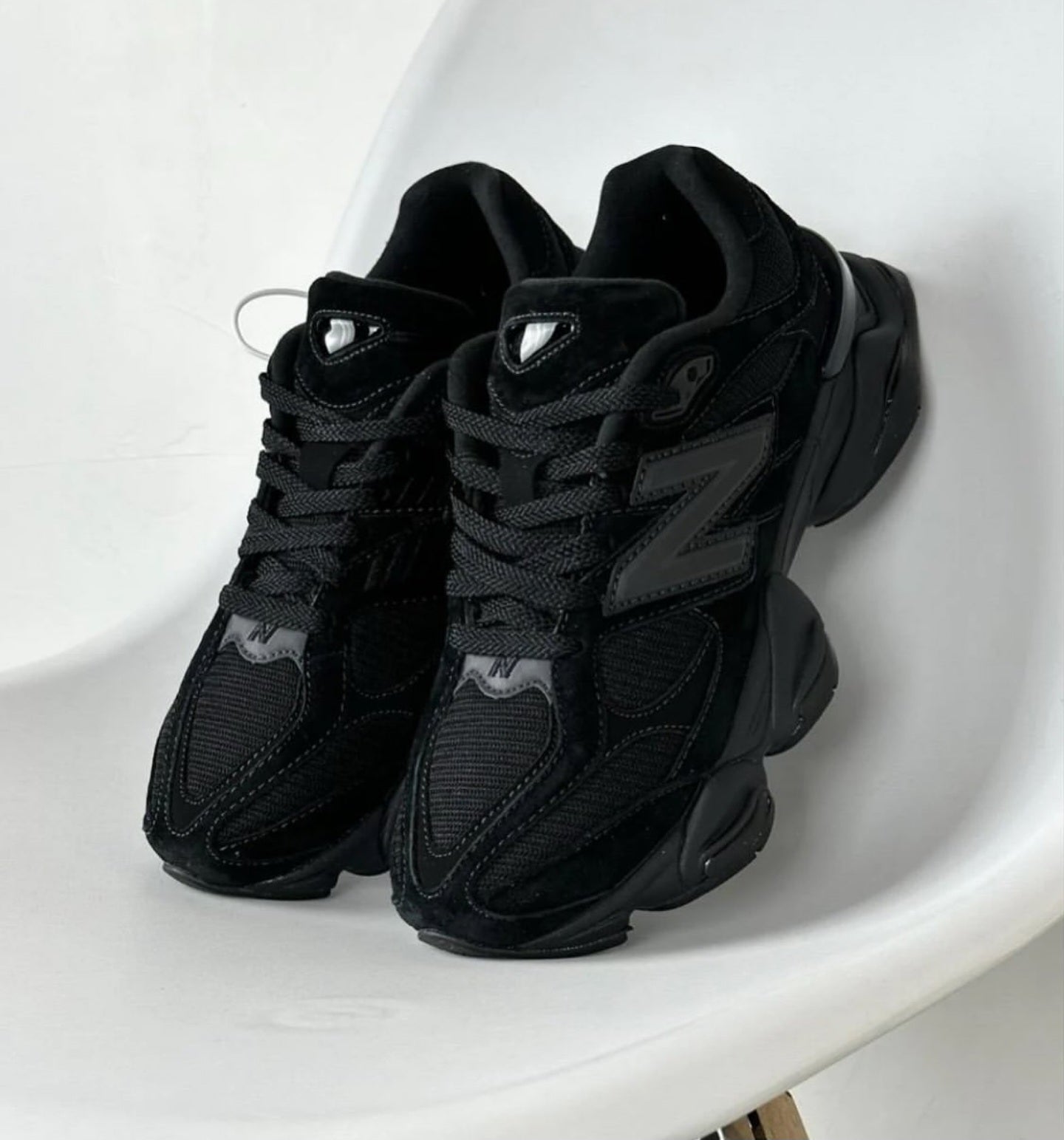 New Balance 9060 Z-Black Sneakers