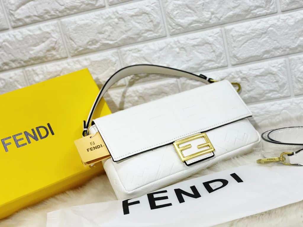 Fendi Roma Totes in Town White
