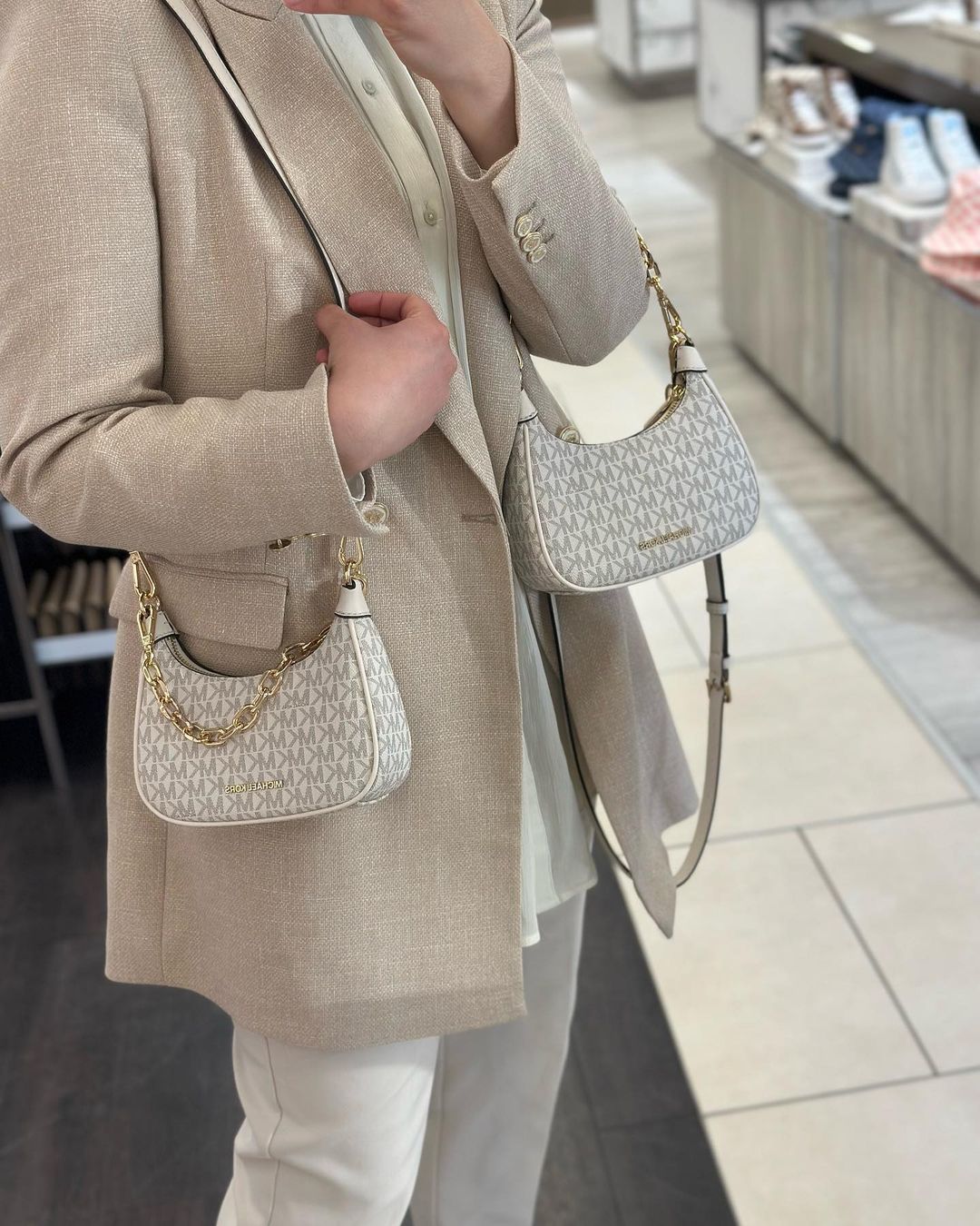 Michael Kors Jet Set White Charm Pochette With Box