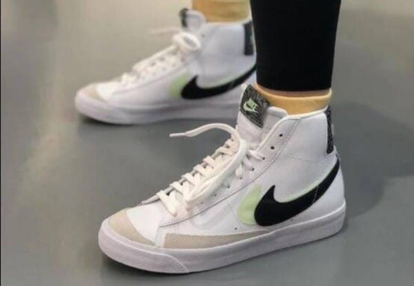 Nike Blazer 77 Mid Sneakers