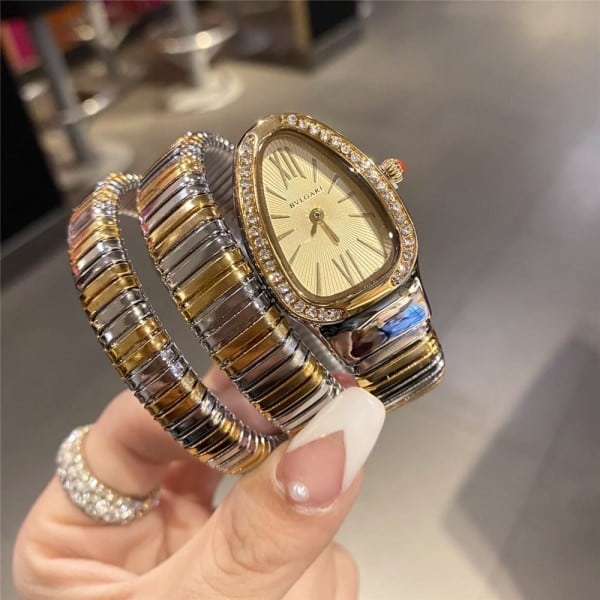 Fashionable Bvlgari Serpenti Watch For Lady