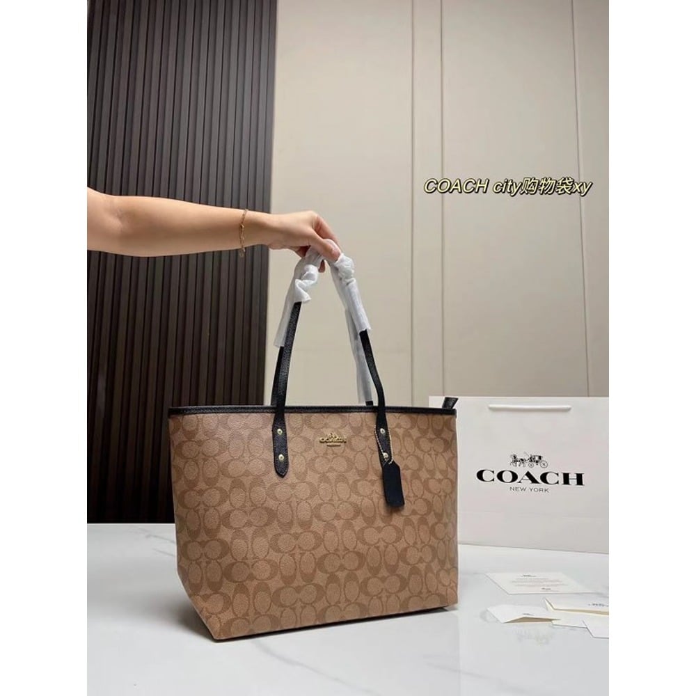 Coach Handbag Signature Tote Bag With Og Box &amp; Bills Dust Bag