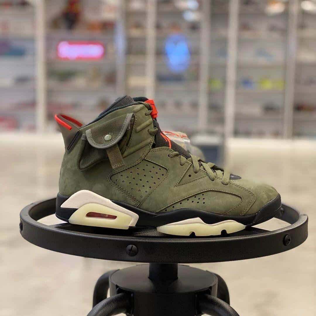 Nike Air Retro 6 Travis Scott Oliva Sneakers