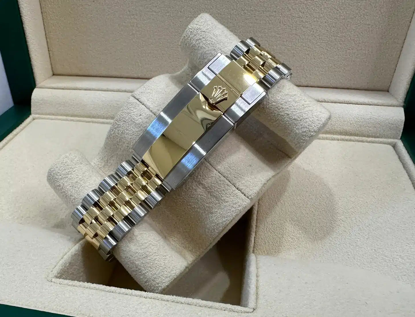 Stylish Rolex GMT Master II Watch