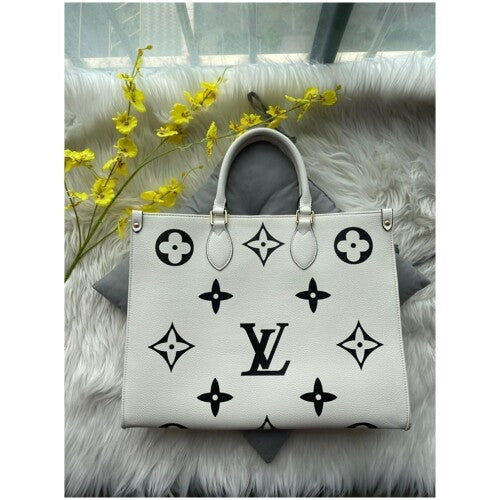 Louis Vuitton Onthego Leather Handbag