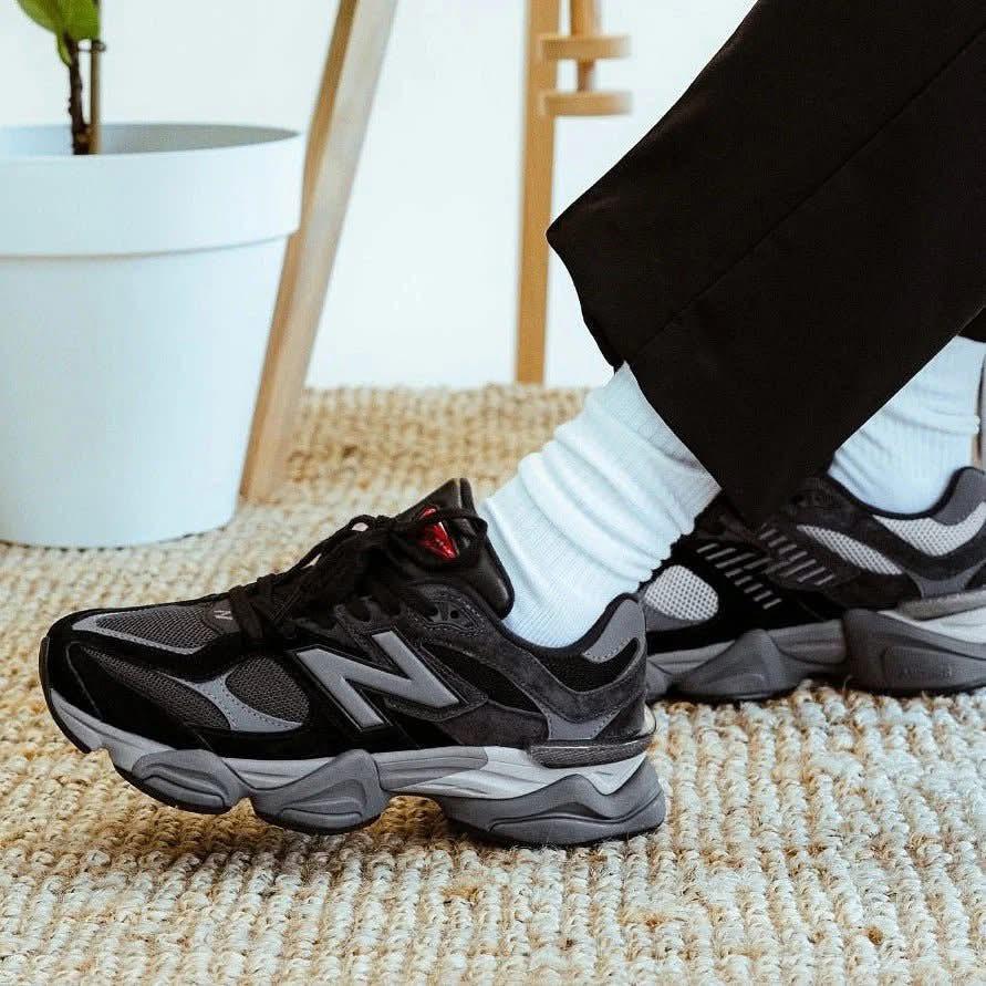 New Balance 9060 Dark