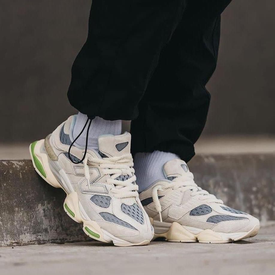 Bricks & Wood 9060 Sneakers