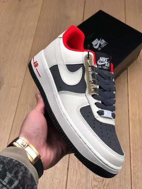 Airforce 1 LV8 Sneakers