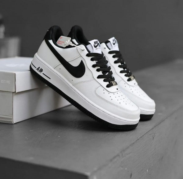 Airforce 1 White Black Sneakers