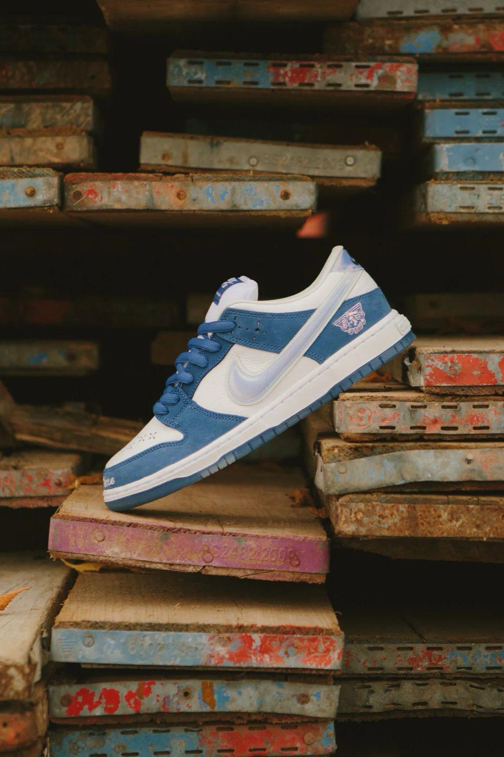 SB Dunk Born X Raised