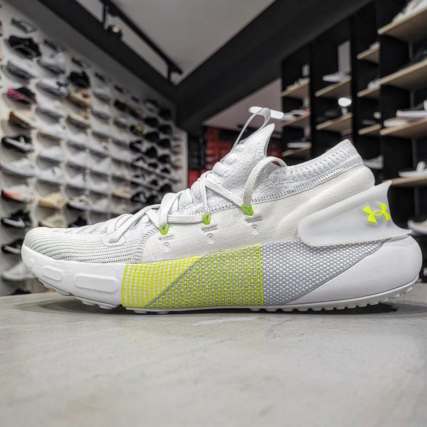 Under Armour Phantom