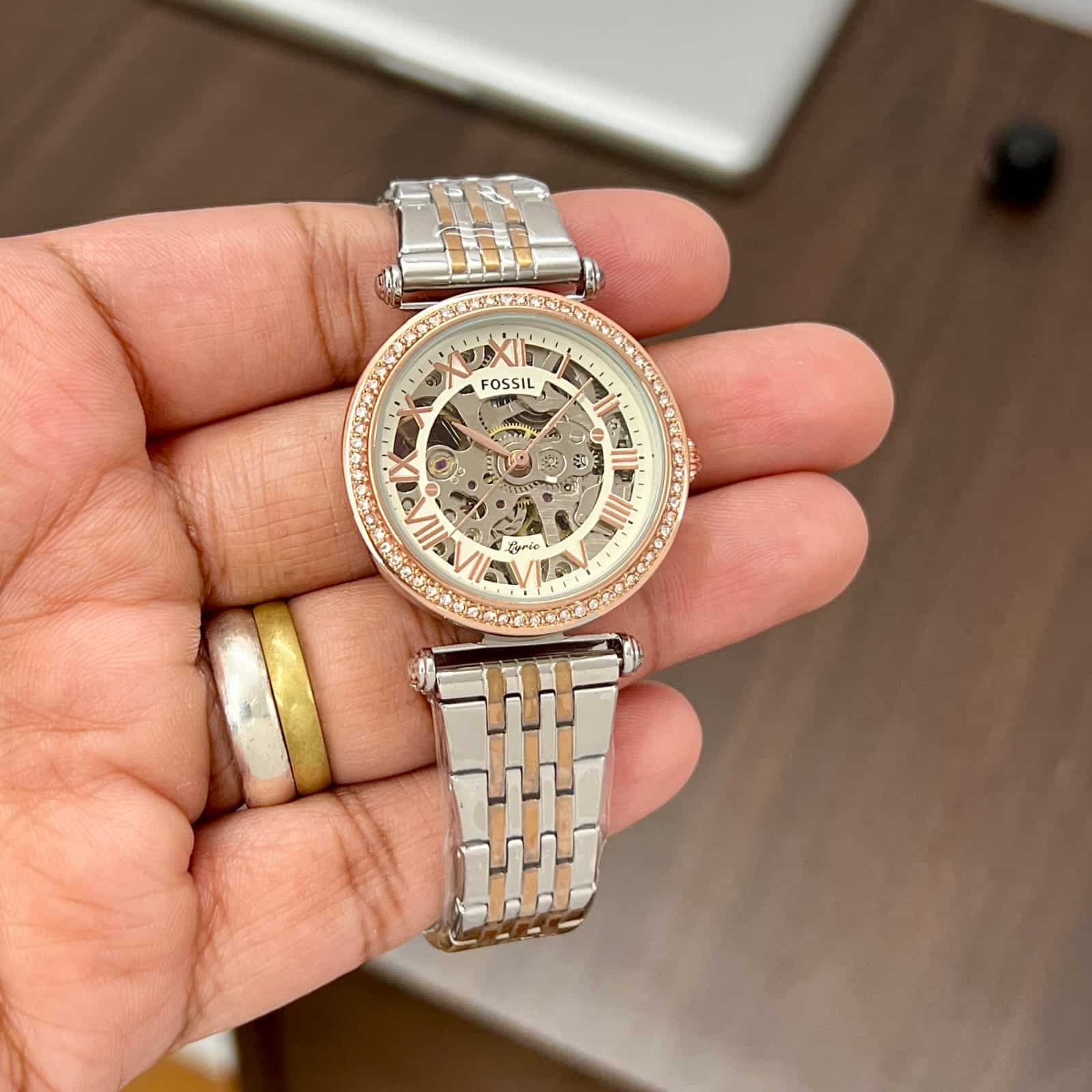 Comfortable Watch That Offers Its Owner Precise Timekeeping Exclusive Looks » Mega Fashion