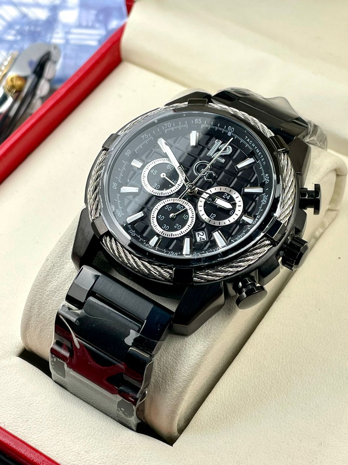 Luxurious feel of the watch ensures you are ready in office Black » Mega Fashion