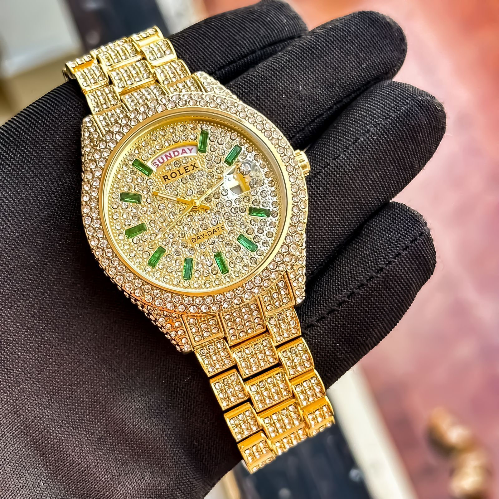 Branded Luxurious Shape Round Watches » Mega Fashion