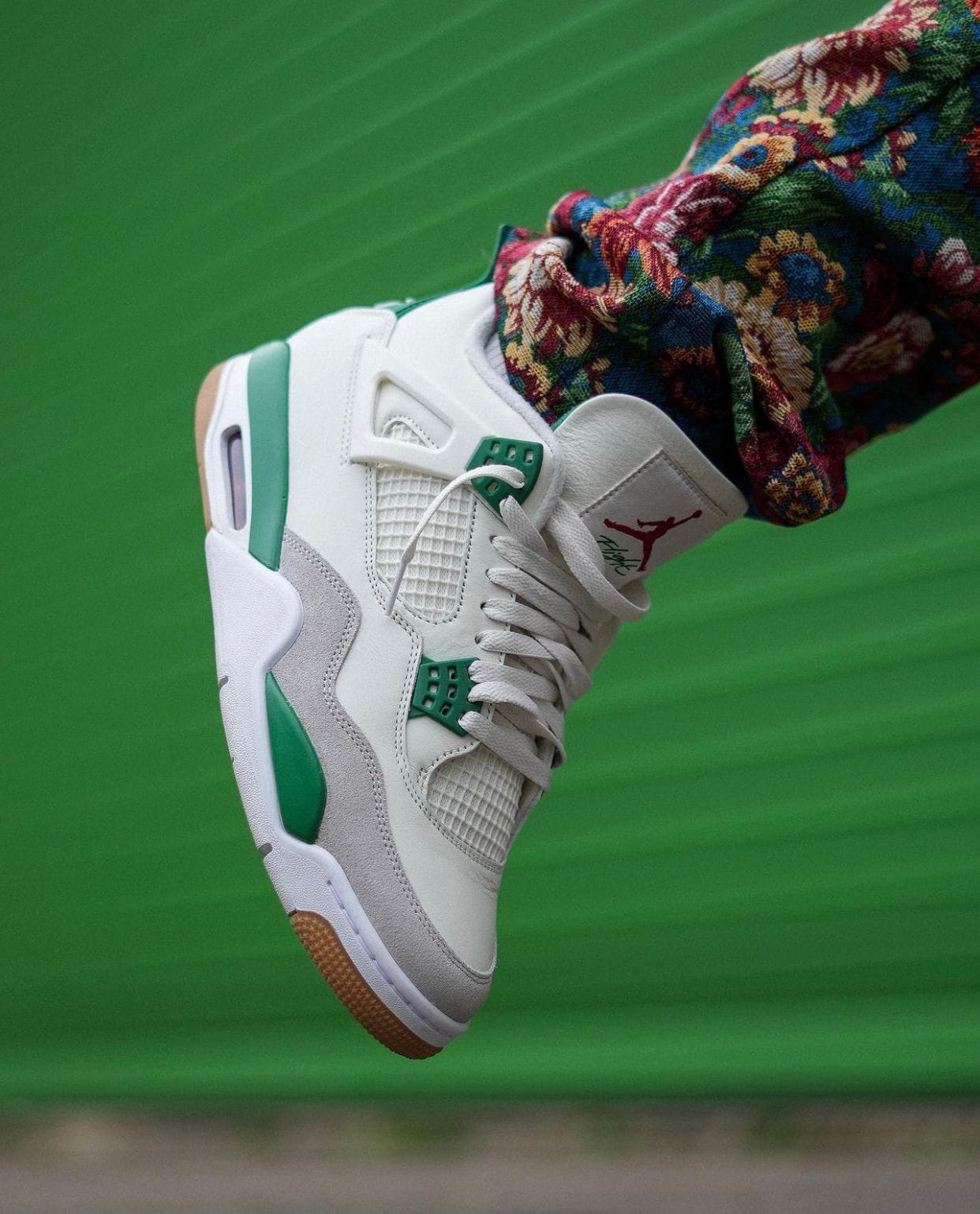 Nike Air Retro 4 White Green Sneakers