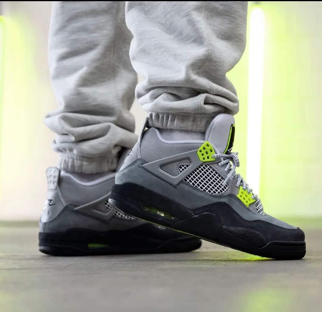 Nike Air Retro 4 Oreo Sneakers
