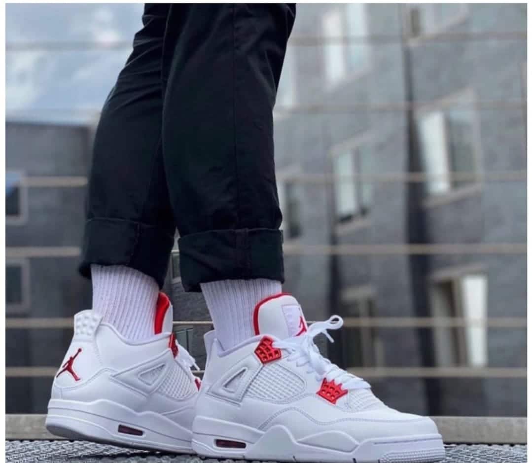 Nike Air Retro 4 Red Metallic Sneakers