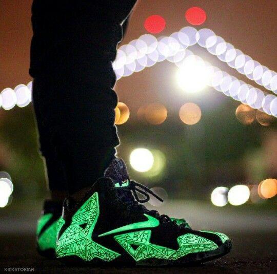 Nike LeBron 11 Gator King Sneakers