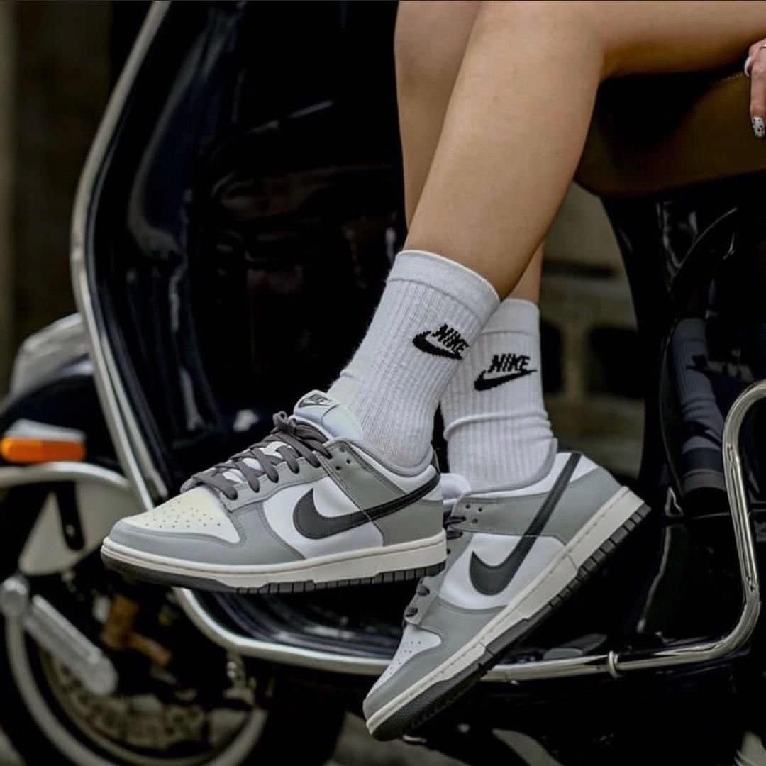 Nike SB Dunk Low Sneakers