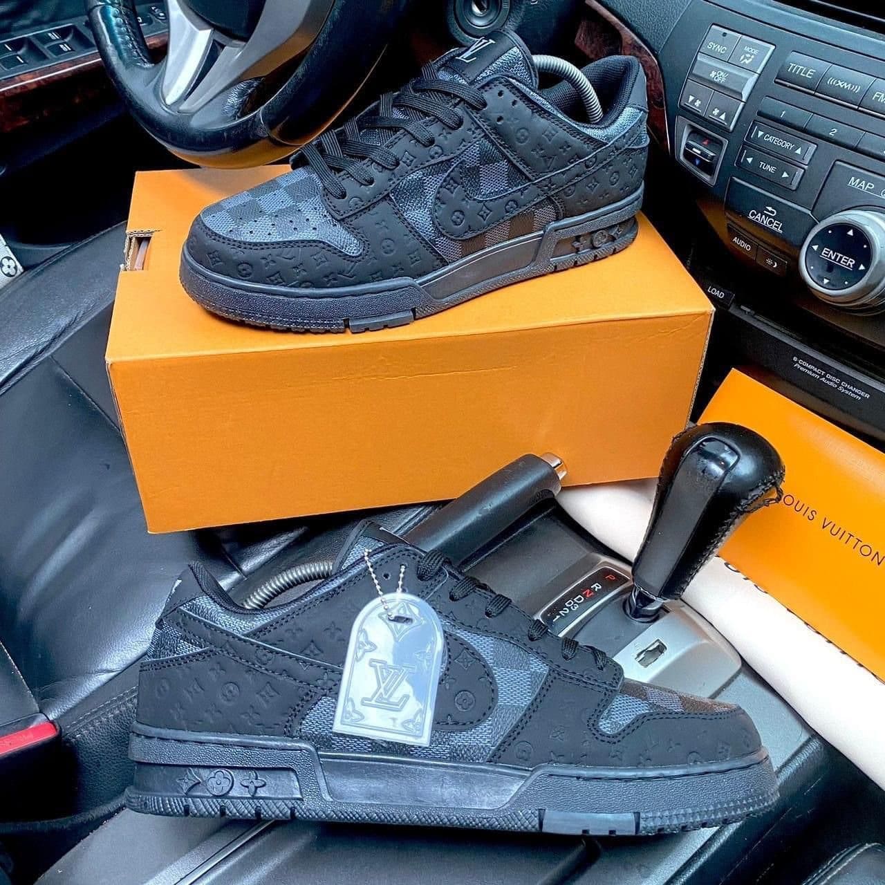 Nike SB Dunk Low Sneakers