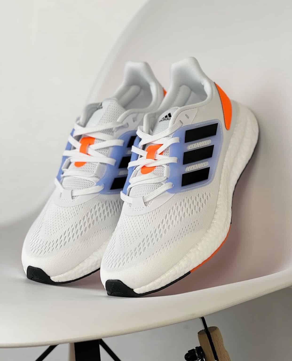 Adidas Pure Boost 22 Sneakers