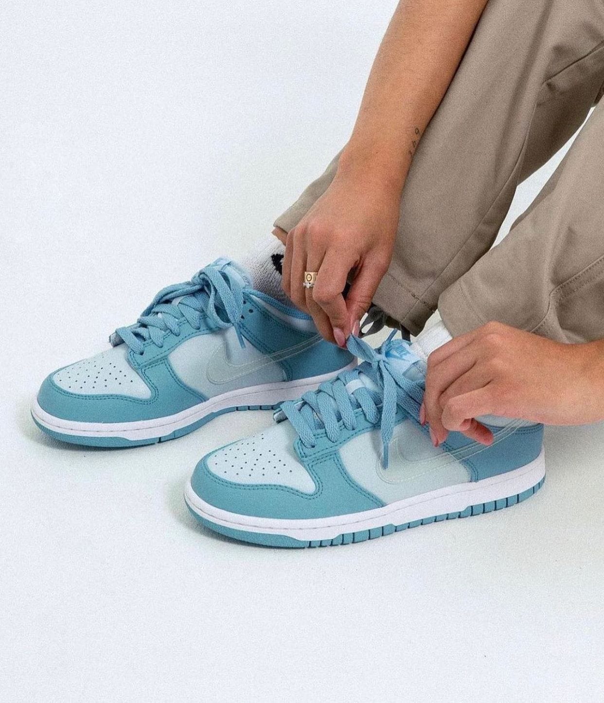 Nike SB Dunk Aura Sneakers