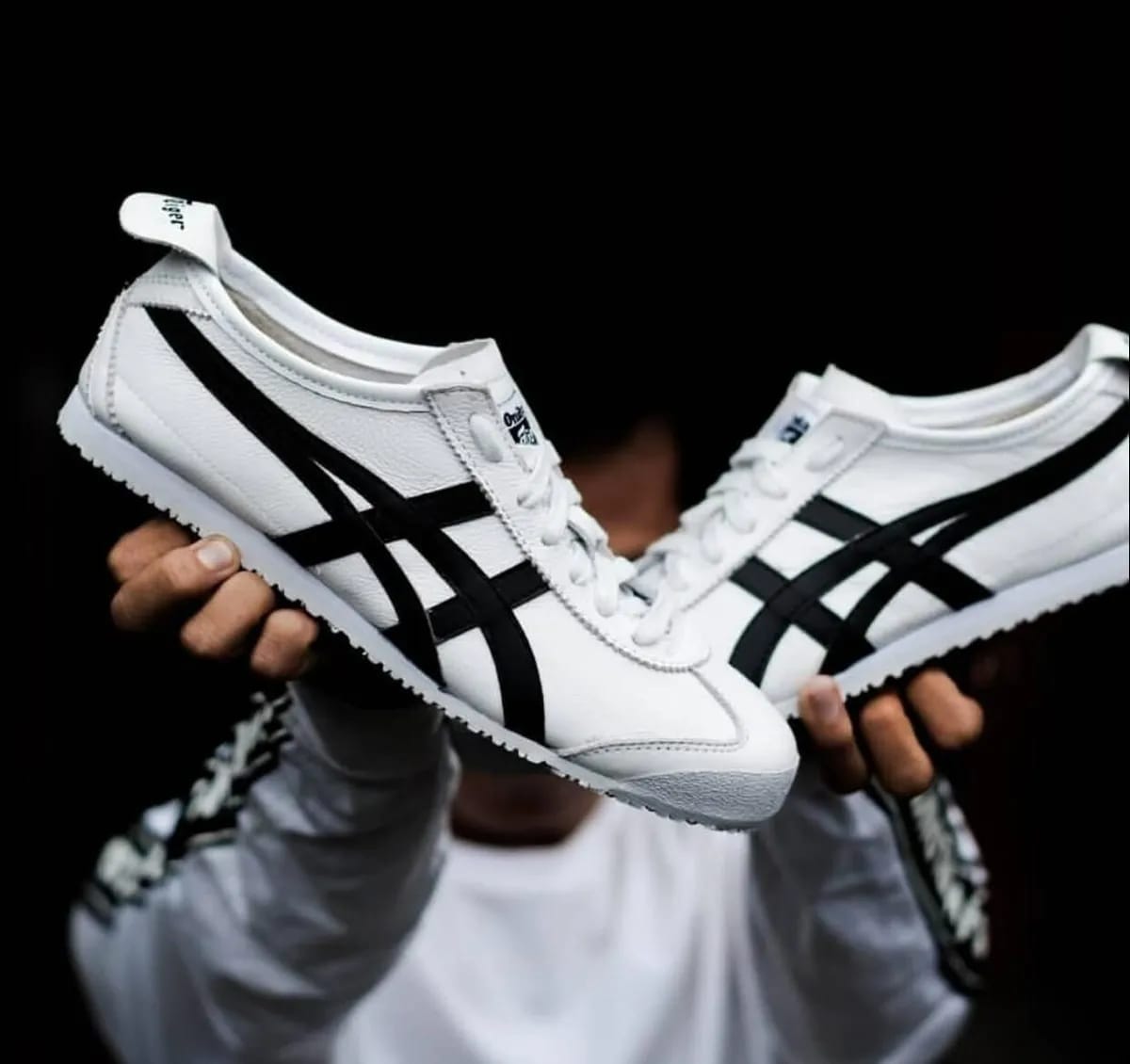 Onitsuka Tiger Mexico 66 White Black Sneakers