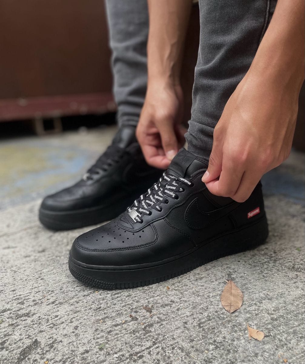 Nike Airforce 1 Supreme Sneakers
