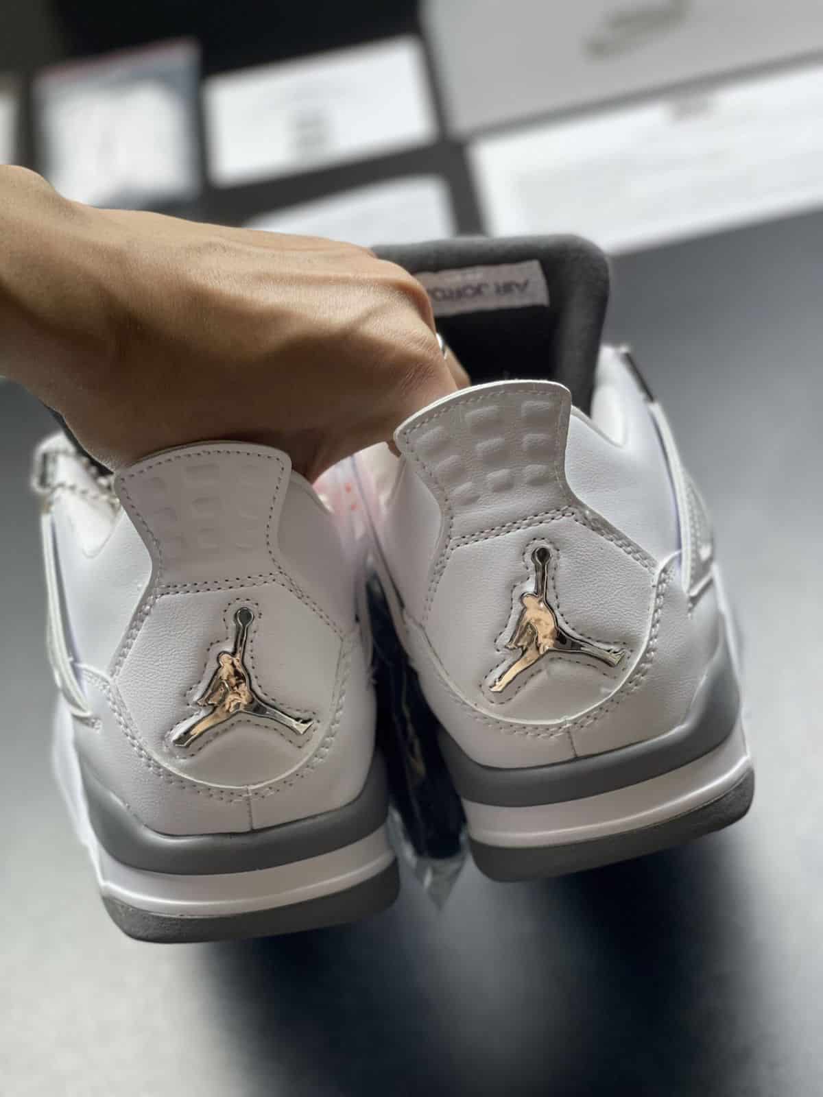 Nike Retro 4 Flint Sneakers