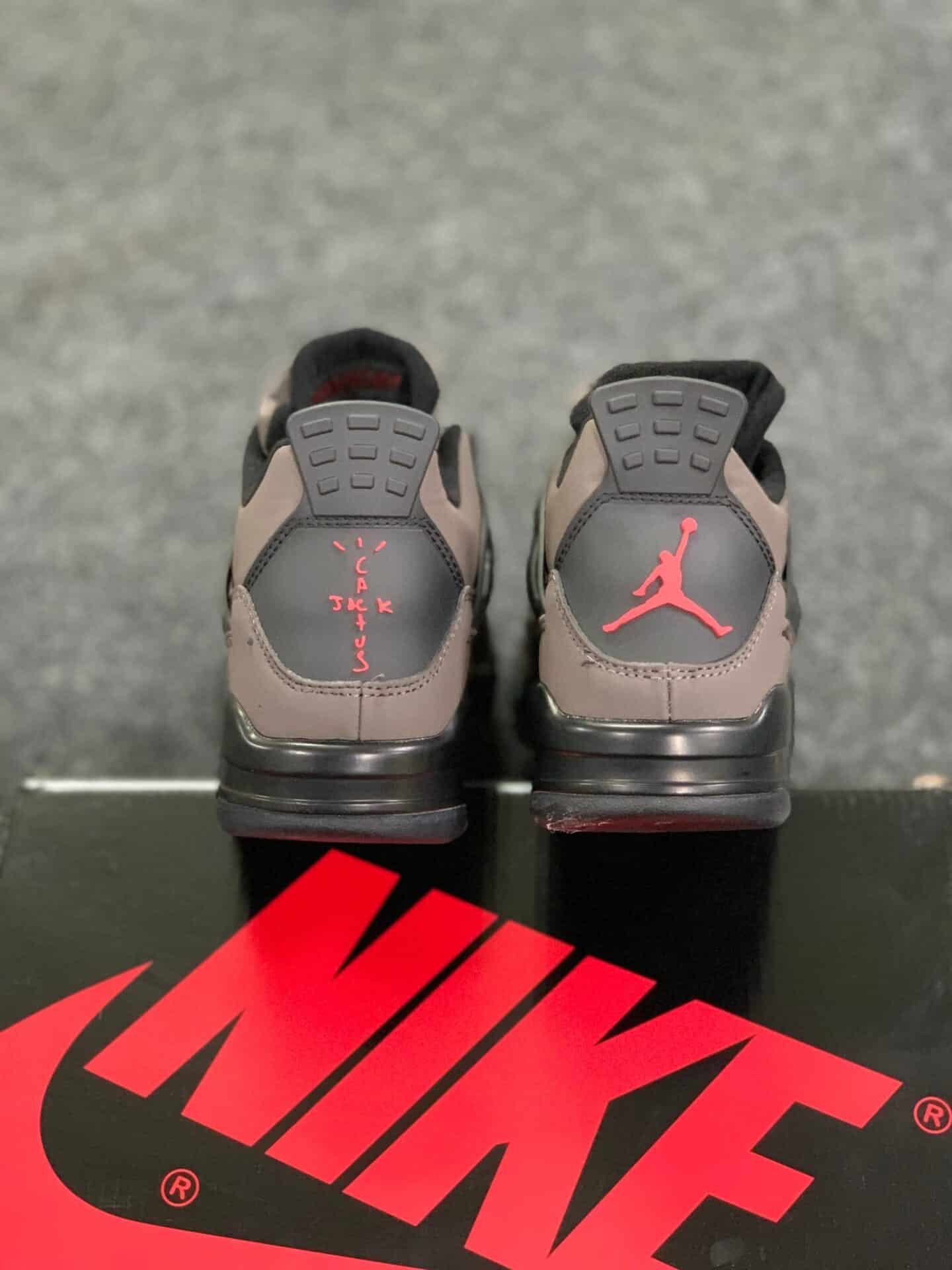 Nike Retro 4 Olive Travis Sneakers