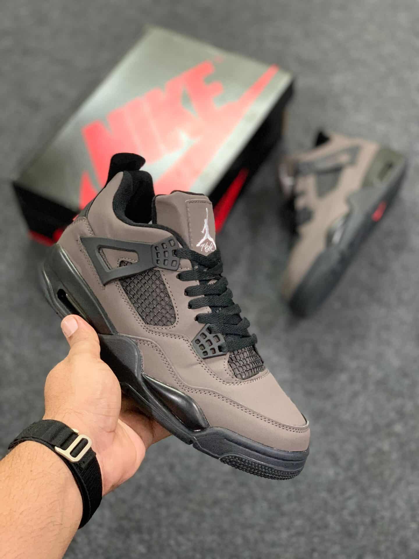 Nike Retro 4 Olive Travis Sneakers