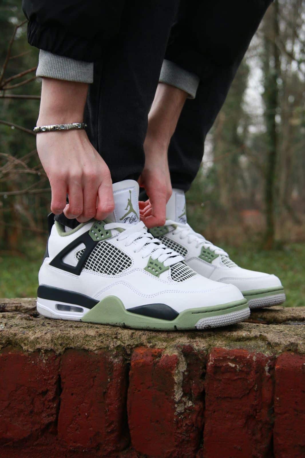 Nike Retro 4 Seafoam Oil Green Sneakers