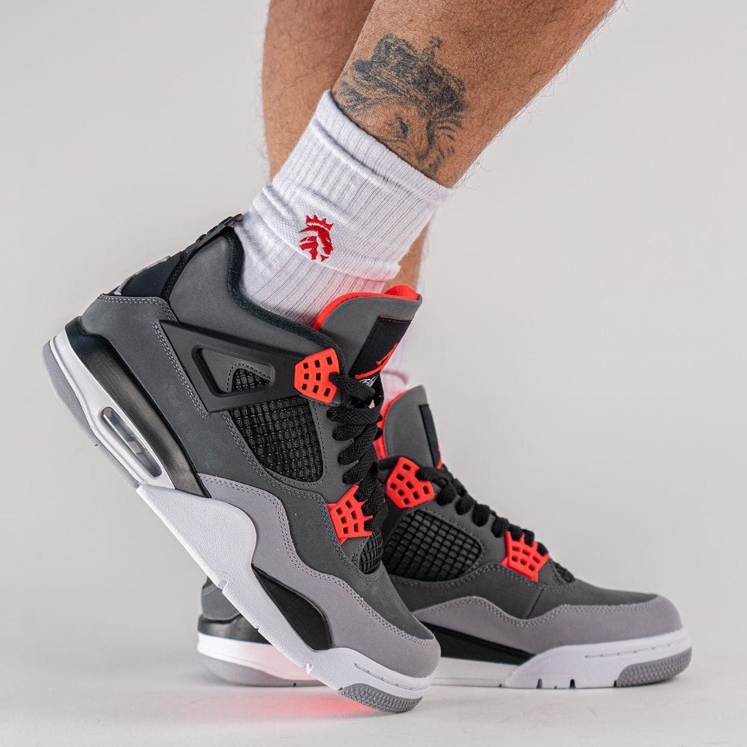 Nike Retro 4 Infrared Sneakers