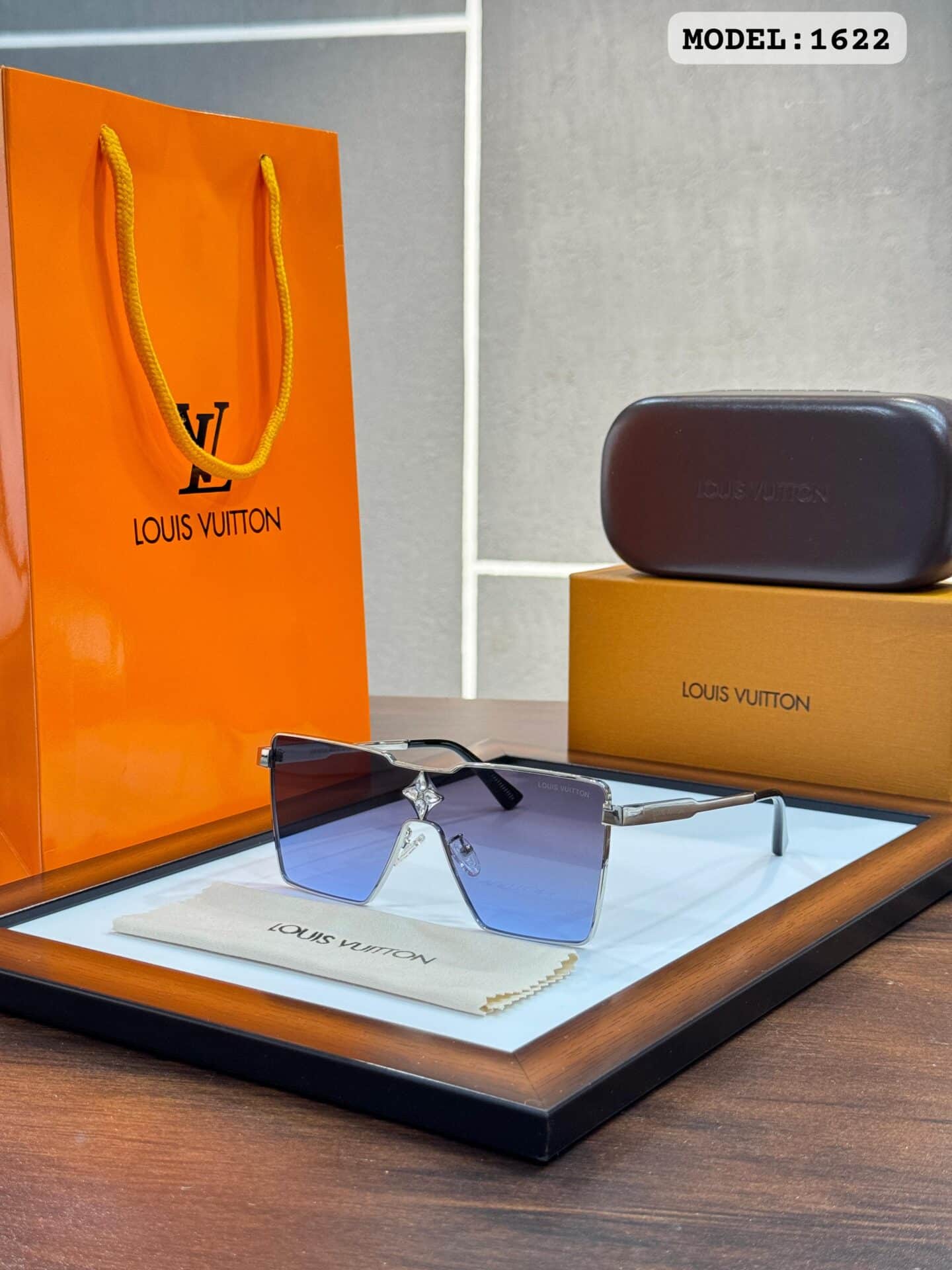 Louis Vuitton 1622 Silver Blue Sunglasses