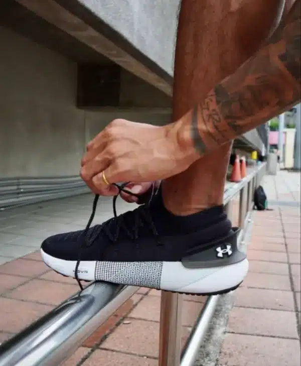 Under Armour Hovr Phantom 3 Black Running Shoes